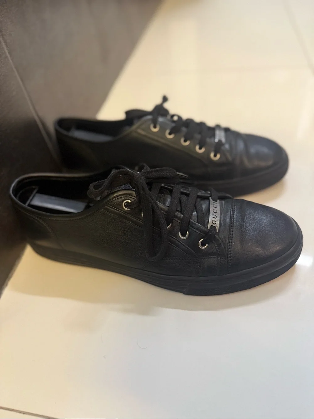 Low-Top Gucci Miro Soft Leather Sneakers